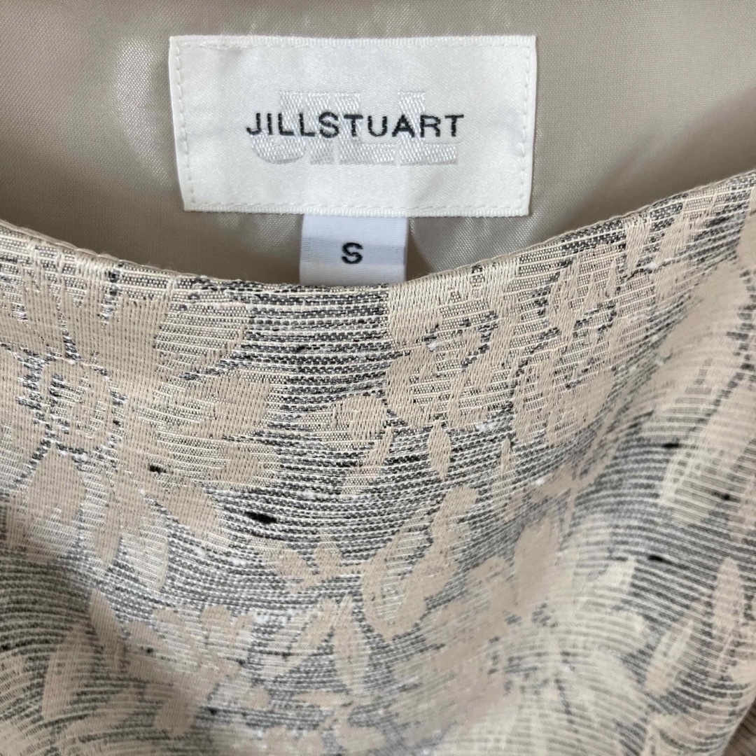 JILLSTUART(ジルスチュアート)の美品　ジルスチュアート　JILLSTUART  ワンピース　ドレス　花柄　結婚式 レディースのワンピース(ひざ丈ワンピース)の商品写真