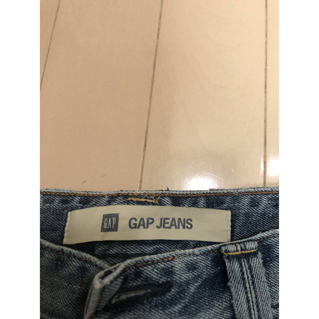 GAP(ギャップ)のGAP ダメージデニムパンツ キッズ/ベビー/マタニティのキッズ服女の子用(90cm~)(パンツ/スパッツ)の商品写真