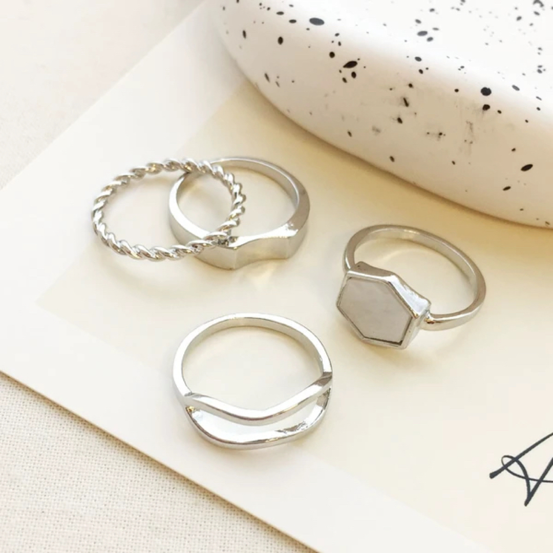 マルチデザインリング4点セット　シルバー　silverリング　指輪　デザイン色々 | フリマアプリ ラクマ