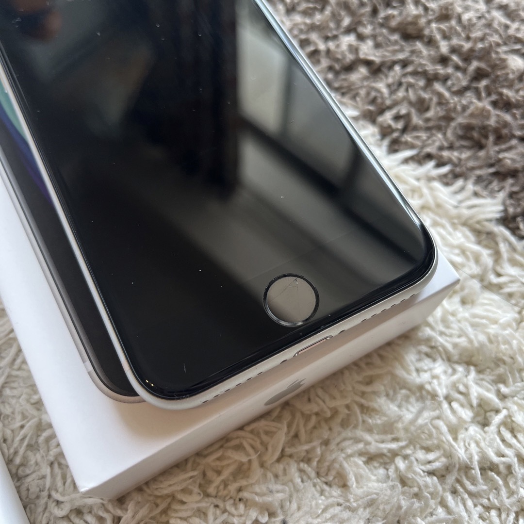 iPhone(アイフォーン)の iPhone SE 第2世代 64GB(SIMフリー) スマホ/家電/カメラのスマートフォン/携帯電話(スマートフォン本体)の商品写真