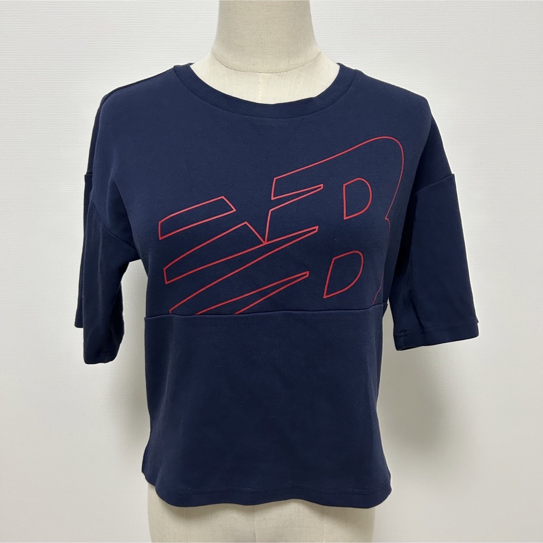 New Balance(ニューバランス)のニューバランス　Tシャツ　半袖　ネイビー　レディース　タイト　ショート丈　美品 レディースのトップス(Tシャツ(半袖/袖なし))の商品写真