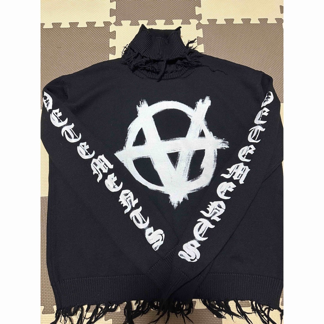VETEMENTS - VETEMENTS 22aw アナーキー ハイネックニットの通販 VETEMENTS - VETEMENTS 22aw アナーキー ハイネックニットの通販
