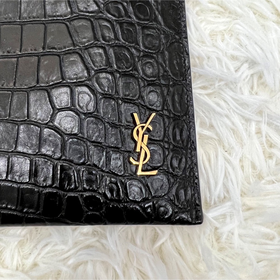 Saint Laurent(サンローラン)の☆極美品・鑑定済☆サンローラン　クラッチバッグ　クロコダイル　金ロゴ　男女兼用可 メンズのバッグ(セカンドバッグ/クラッチバッグ)の商品写真