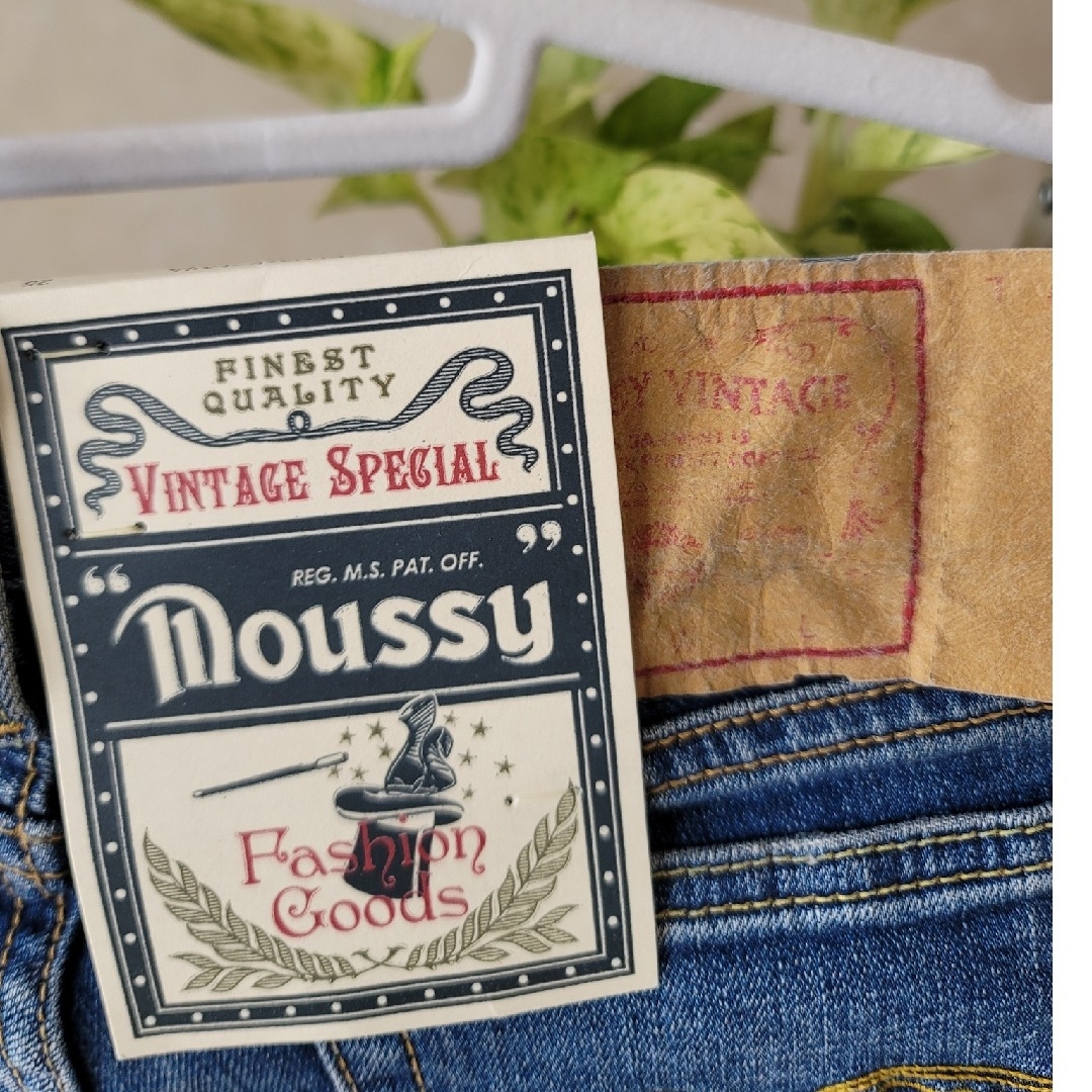 moussy(マウジー)のMOUSSY　新品　デニム レディースのパンツ(デニム/ジーンズ)の商品写真