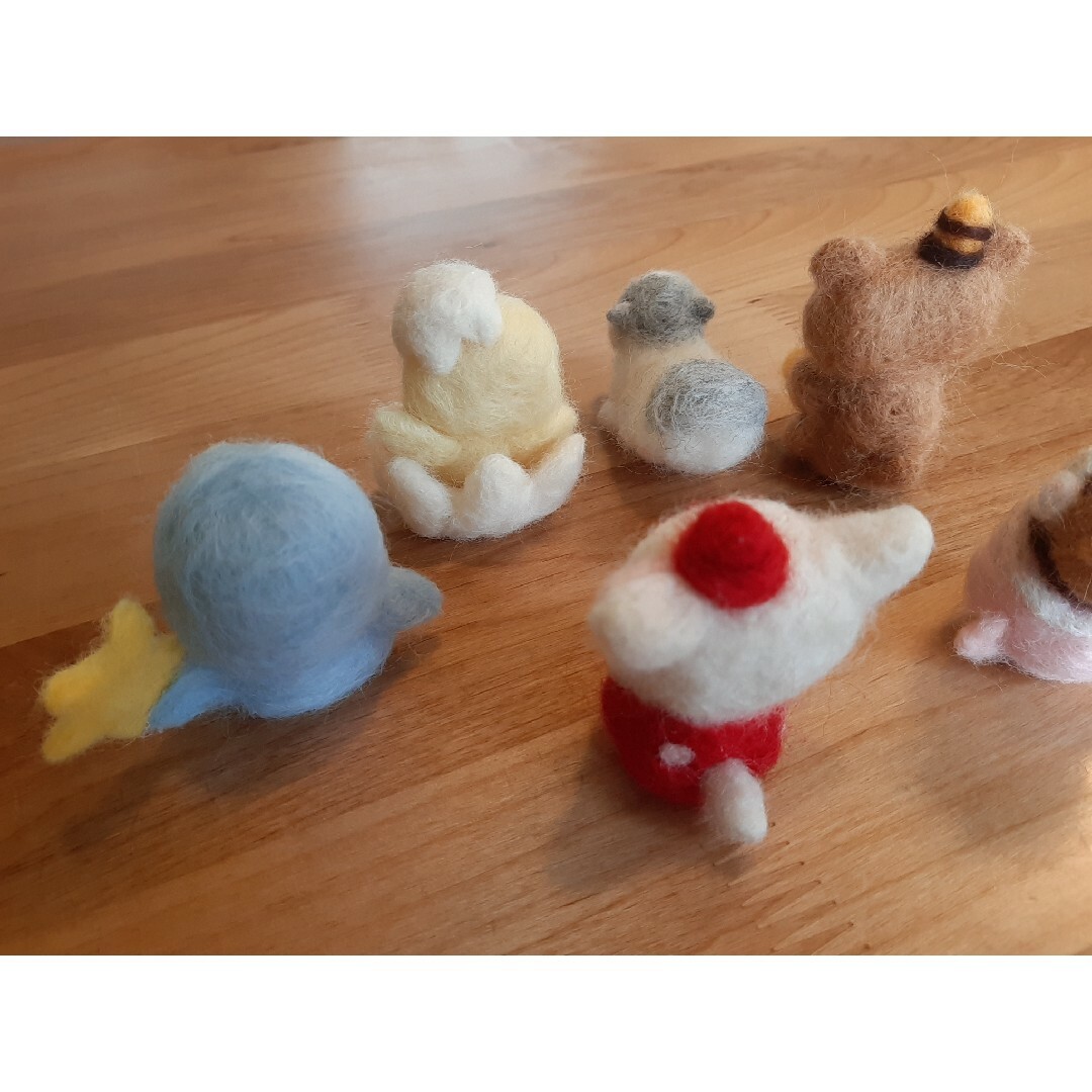 羊毛フェルト　ダイソー　6つセット ハンドメイドのぬいぐるみ/人形(その他)の商品写真