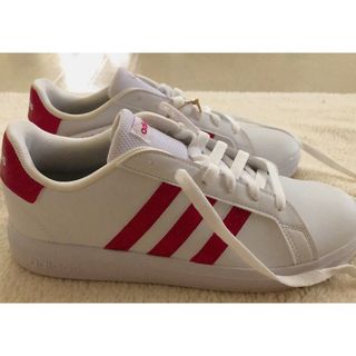 アディダス(adidas)の【新品未使用】adidas　レディーススニーカー【24cm】(スニーカー)