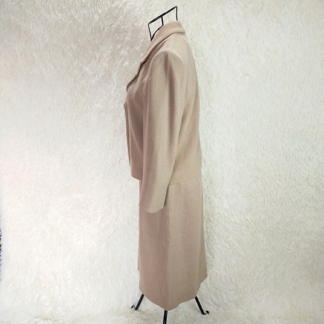 FOXEY(フォクシー)のフォクシー【38】スカートスーツ セットアップ 3点セット ベージュ 薄手 レディースのフォーマル/ドレス(スーツ)の商品写真
