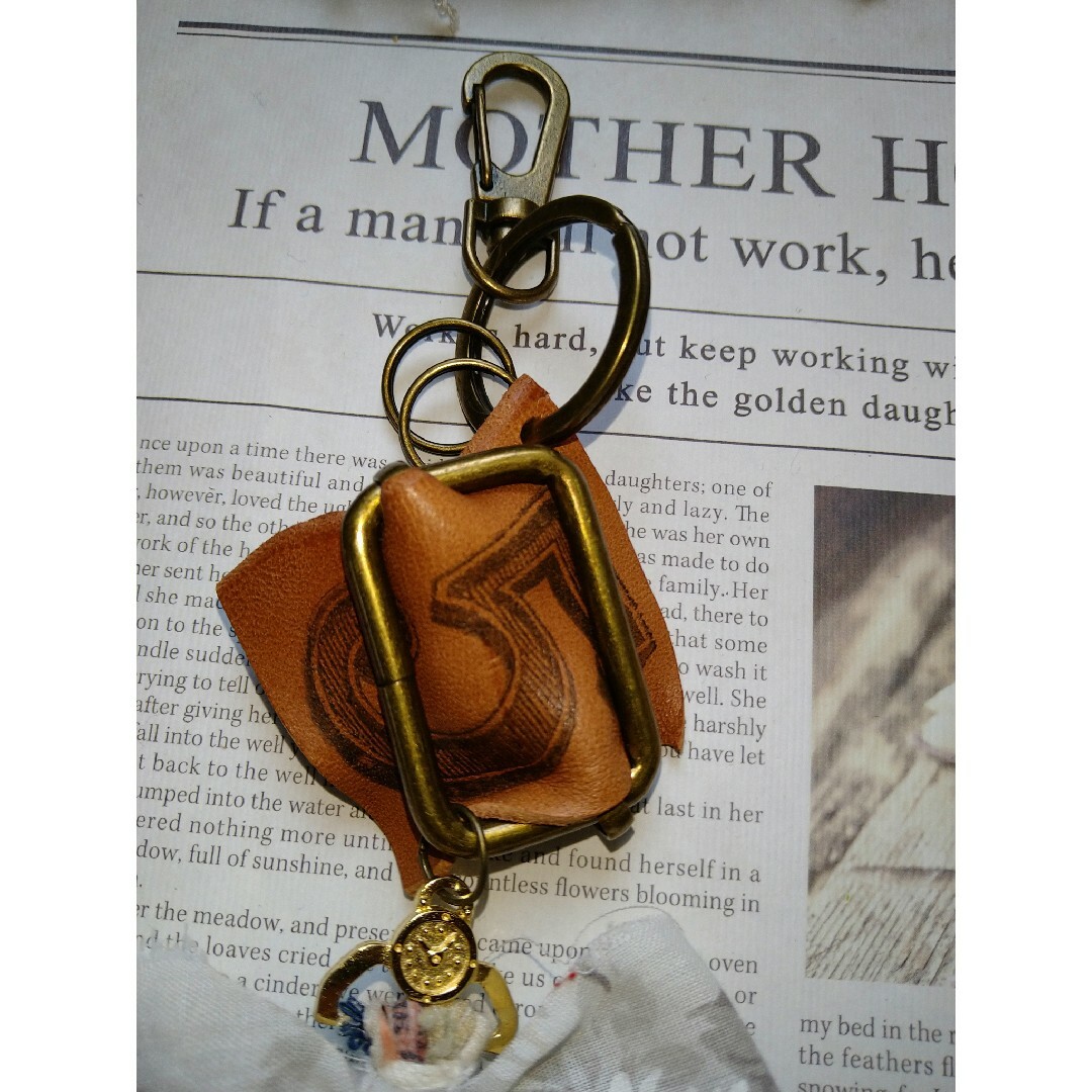 ハンドメイド✨ヴィンテージ風革タグチャーム - ファッション/小物 ハンドメイド✨ヴィンテージ風革タグチャーム - ファッション/小物
