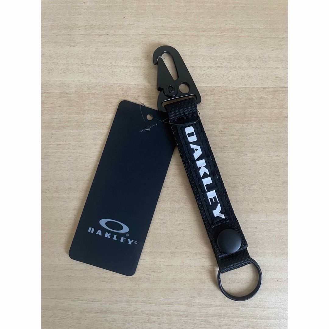 Oakley(オークリー)のレア　オークリー  キーホルダー　 ESSENTIAL KEY HOOK BLK スポーツ/アウトドアのスノーボード(アクセサリー)の商品写真