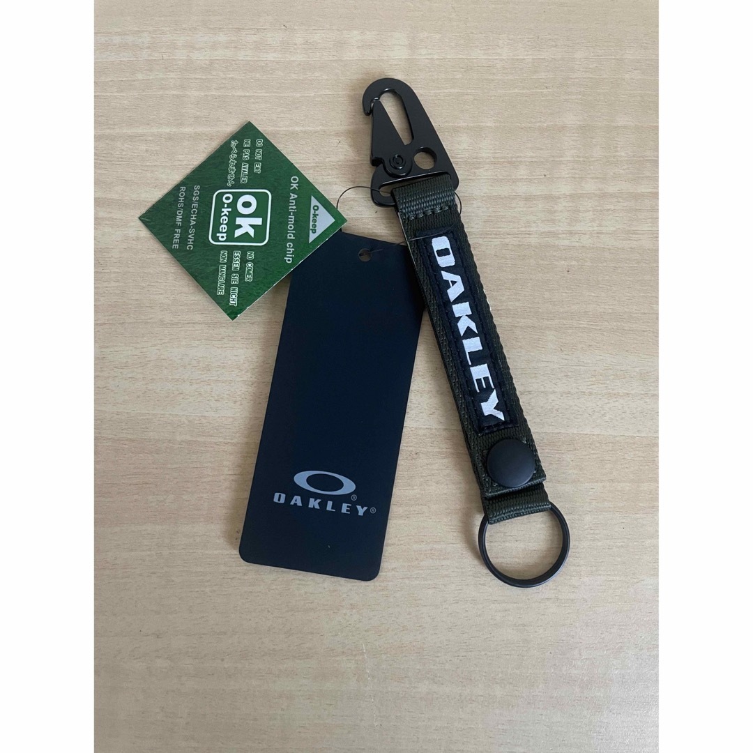 Oakley(オークリー)のレア　オークリー  キーホルダー　 ESSENTIAL KEY HOOK DB スポーツ/アウトドアの自転車(ウエア)の商品写真