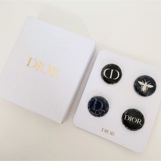 ディオール(Dior)の【新品未使用品】DIOR  ディオール   ピンバッチ(ブローチ/コサージュ)