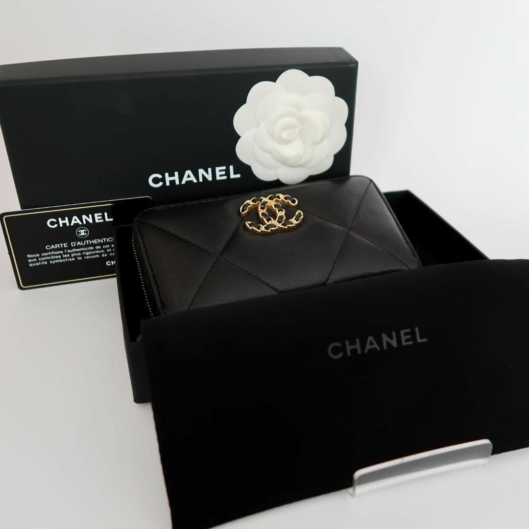 CHANEL(シャネル)のシャネル ラムスキン 19 ディズヌフ ラウンドファスナー 財布 レディースのファッション小物(財布)の商品写真