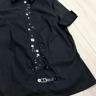 LIVIANA CONTI リビアナ コンティ マルチボタン ダブルヘム シャツの