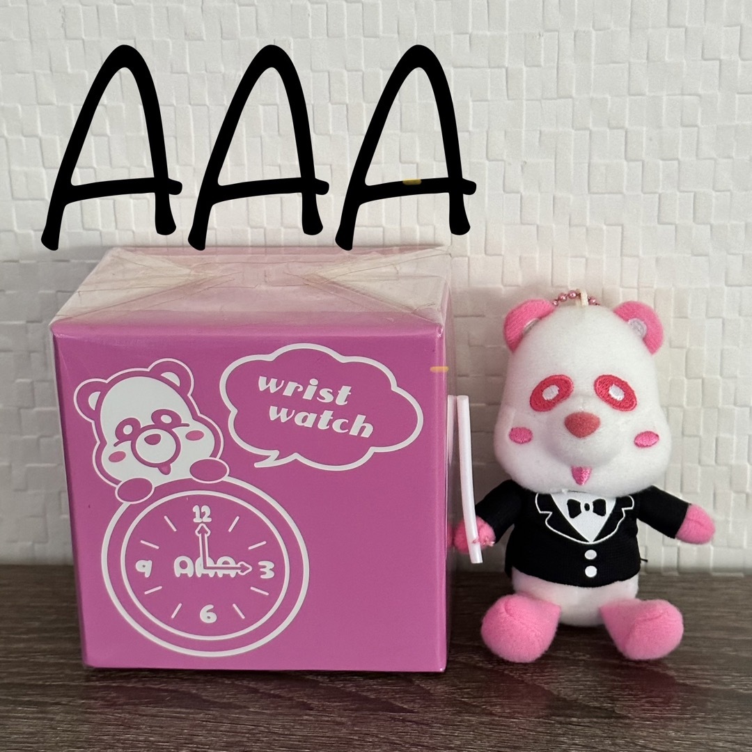 AAA(トリプルエー)の【新品未使用】AAA ピンク 時計 ぬいぐるみキーホルダー エンタメ/ホビーのタレントグッズ(アイドルグッズ)の商品写真