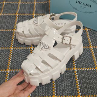 プラダ サンダルの通販 1,000点以上 | PRADAを買うならラクマ