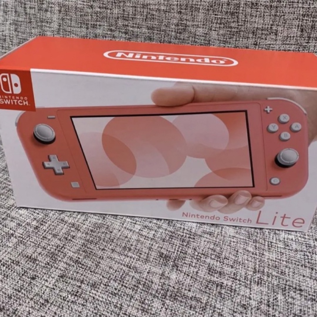 Nintendo Switch(ニンテンドースイッチ)のNintendo Switch Light ライト 新品未使用品 エンタメ/ホビーのゲームソフト/ゲーム機本体(家庭用ゲーム機本体)の商品写真