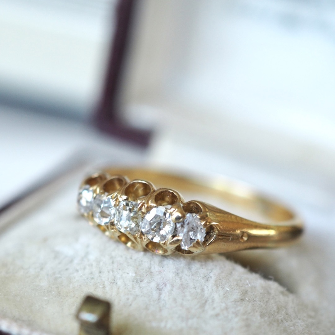 イギリス🇬🇧ヴィクトリア期 18金 オールドカットダイヤ アンティークリング レディースのアクセサリー(リング(指輪))の商品写真