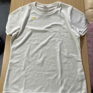 ミズノ(MIZUNO)の女子用　Mサイズ2枚　ミズノ白Tシャツ　制服用(ウェア)