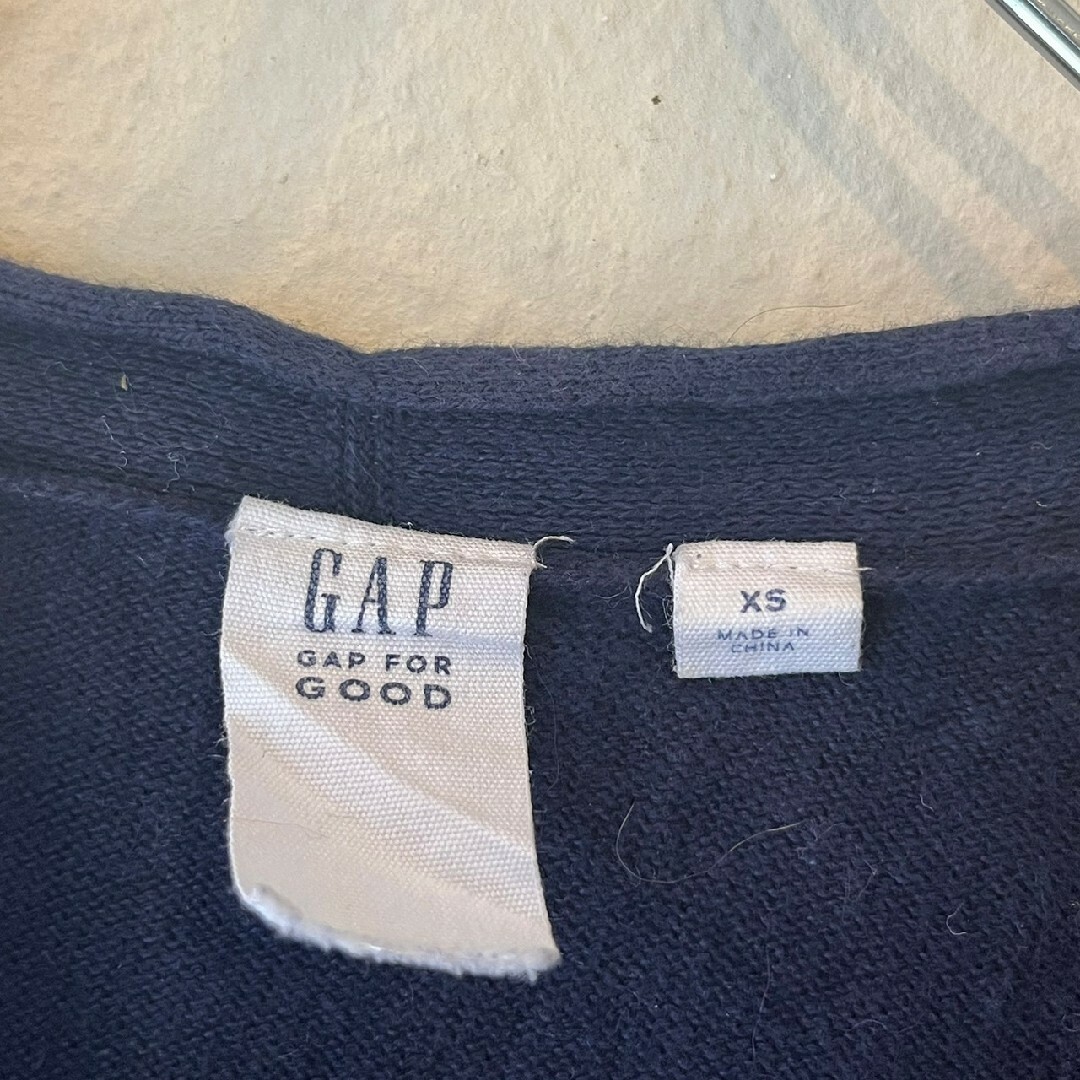 GAP(ギャップ)のGAP ギャップ　カーディガン　ネイビー レディースのトップス(カーディガン)の商品写真