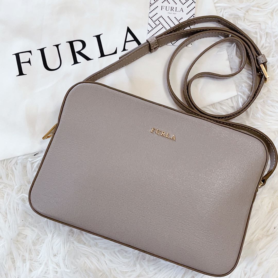 Furla(フルラ)の✨極美品✨未使用級✨フルラ リリー ショルダーバッグ カメラバッグ レザー L レディースのバッグ(ショルダーバッグ)の商品写真
