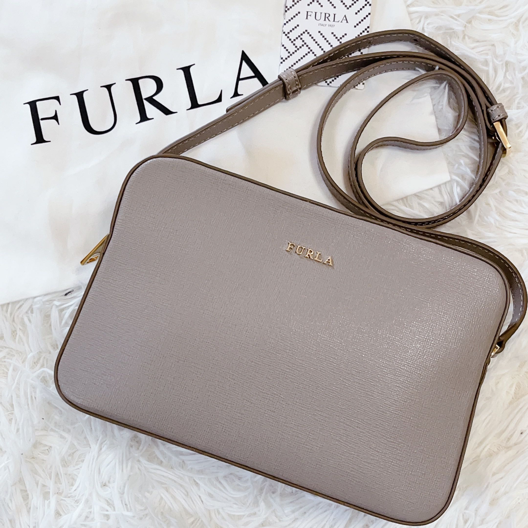 ほぼ未使用　FURLA フルラ　ショルダーバッグ　リリー　サフィアーノ　レザー