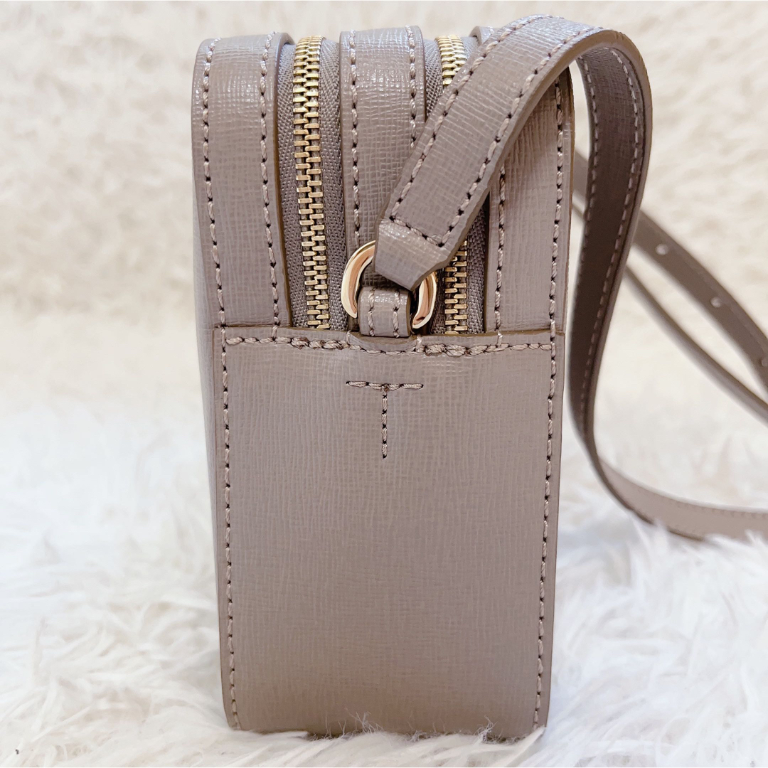 Furla(フルラ)の✨極美品✨未使用級✨フルラ リリー ショルダーバッグ カメラバッグ レザー L レディースのバッグ(ショルダーバッグ)の商品写真