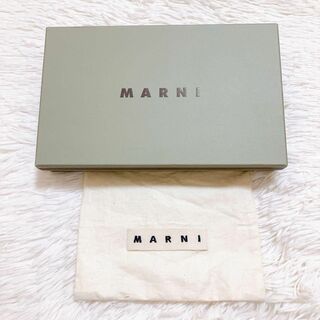 ✨綺麗✨ MARNI マルニ　カードケース ネックストラップ レザー　ブラック