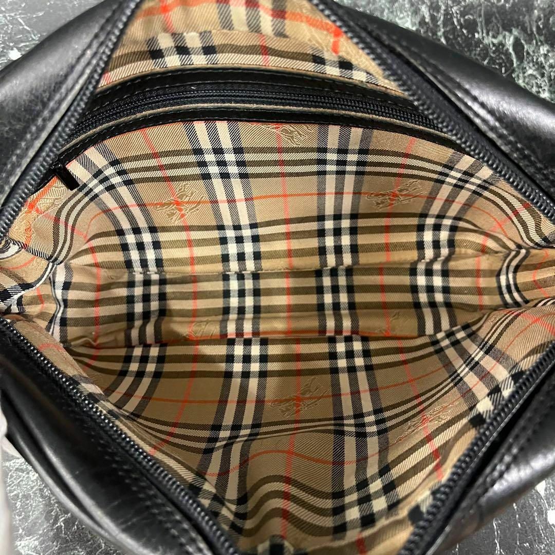 美品 Burberrys ノバチェック シボ革 レザー クラッチバッグ 黒