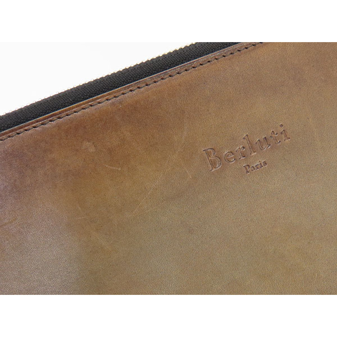 Berluti(ベルルッティ)の美品ベルルッティカリグラフィニノ GMドキュメントホルダークラッチバッ メンズのバッグ(セカンドバッグ/クラッチバッグ)の商品写真