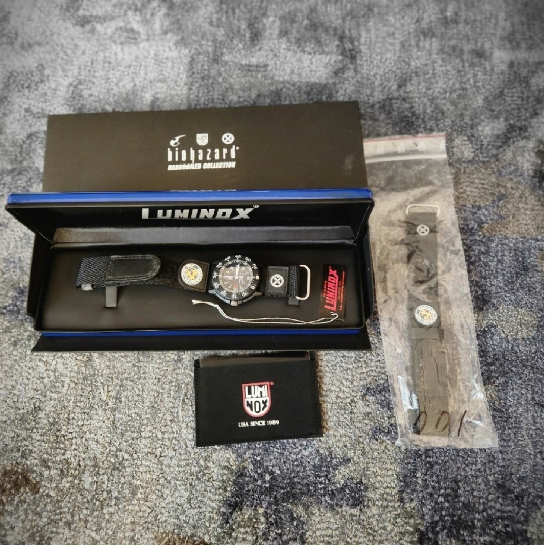 Luminox(ルミノックス)の幻の一番目001/999　新品未使用 GSX035/ BIOHAZARDLumi メンズの時計(腕時計(アナログ))の商品写真