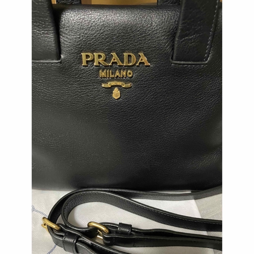 PRADA ショルダーバッグ　本革　ブラック　トートバッグ　プラダ　美品　多機能