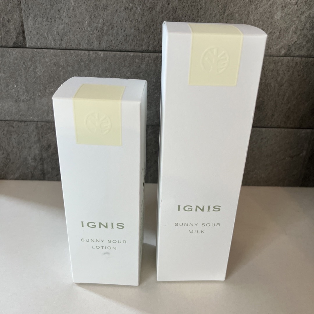 IGNIS(イグニス)のイグニスサニーサワーミルク　ローション　セット コスメ/美容のスキンケア/基礎化粧品(化粧水/ローション)の商品写真