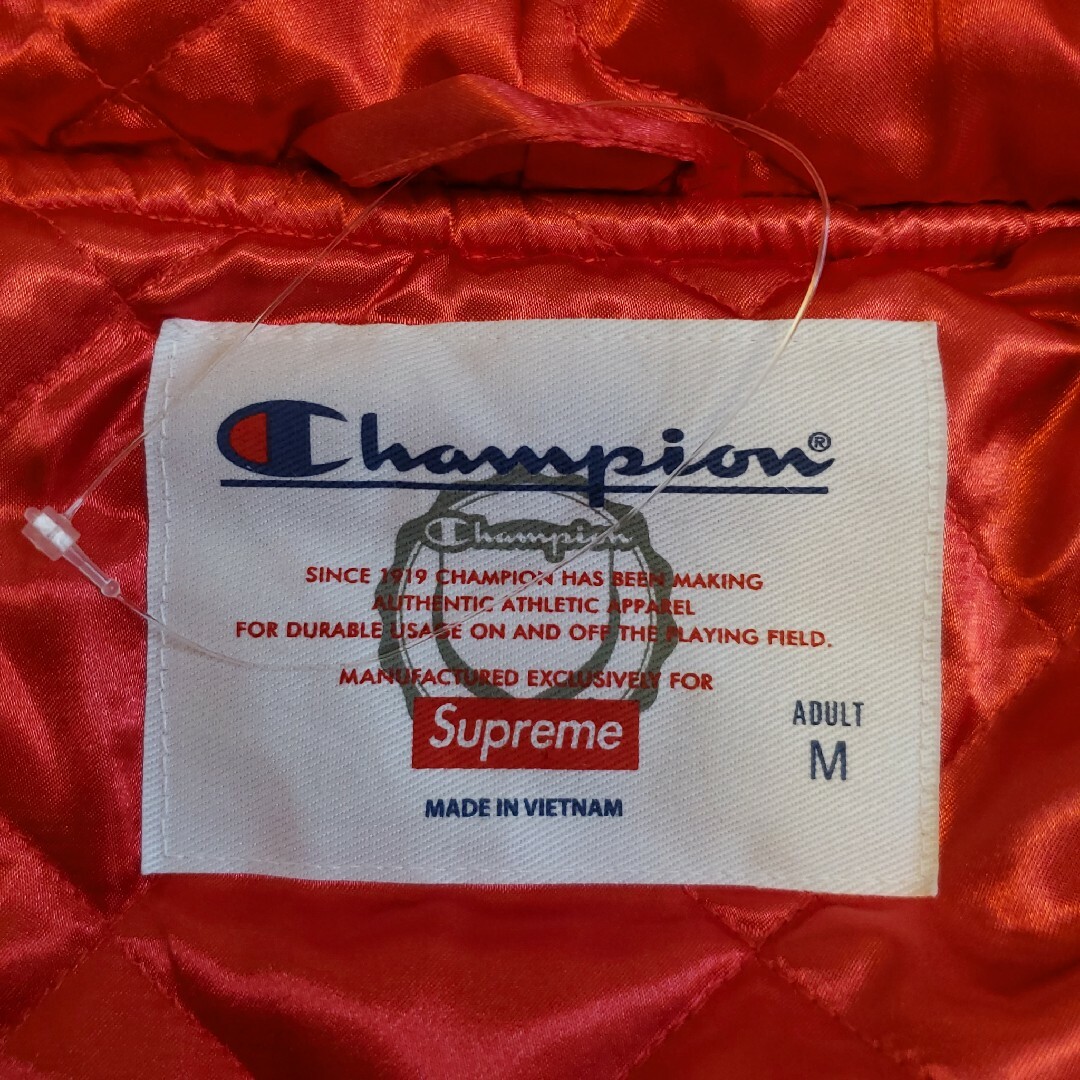 Supreme(シュプリーム)のSupreme×Champion　即完売ジャケット　レッド　フード付き メンズのジャケット/アウター(ブルゾン)の商品写真