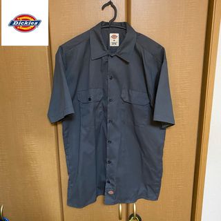 ディッキーズ(Dickies)のdickies シャツ　チャコール(シャツ)