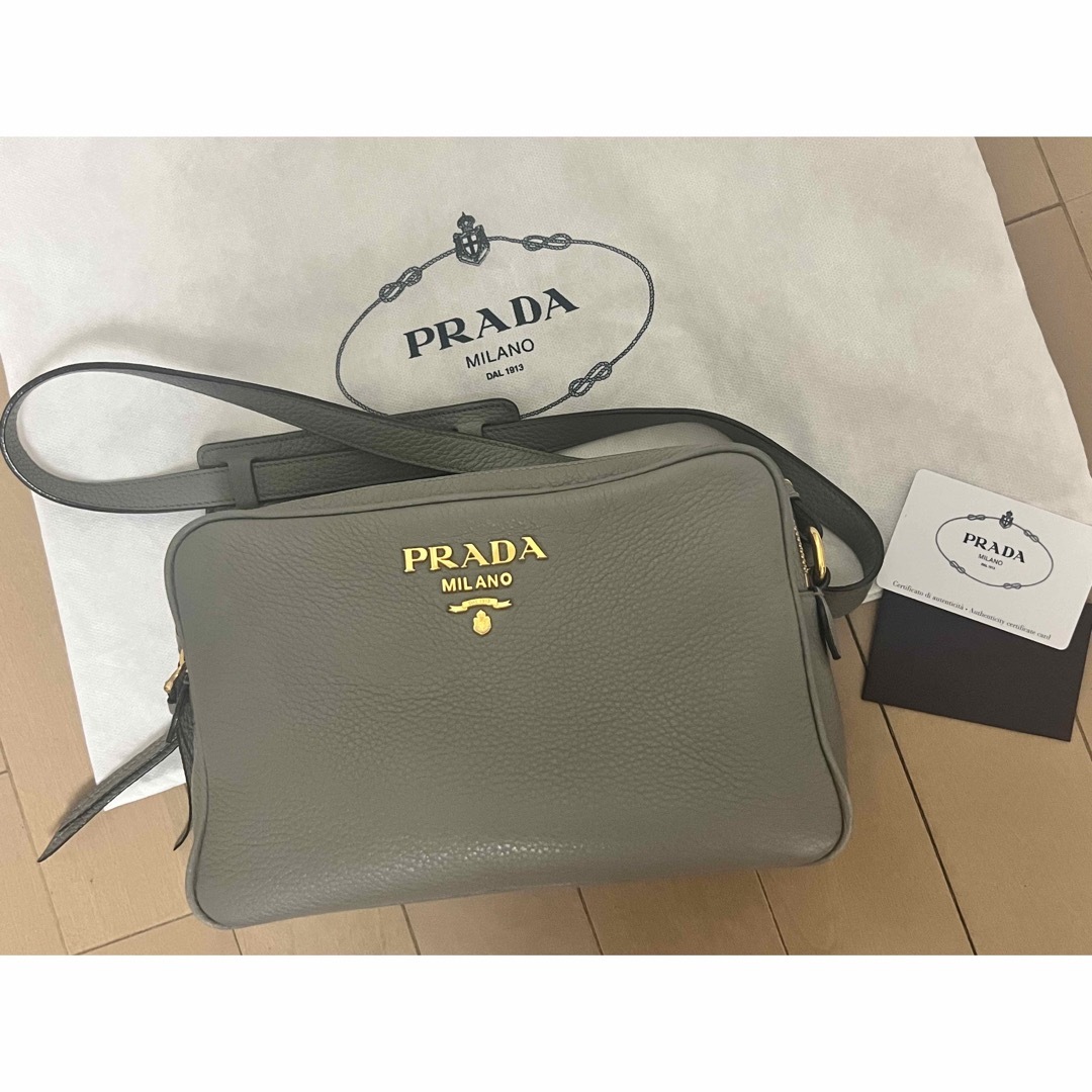 PRADA - 【正規品】PRADA ショルダーバッグ カメラバッグ グレー