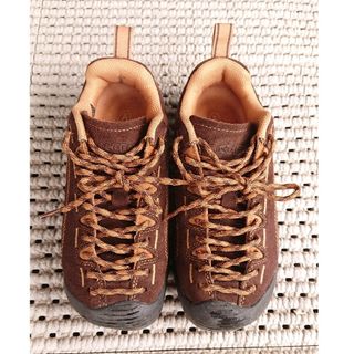 キーン(KEEN)のKEEN JASPER スニーカー(焦げ茶色)(スニーカー)