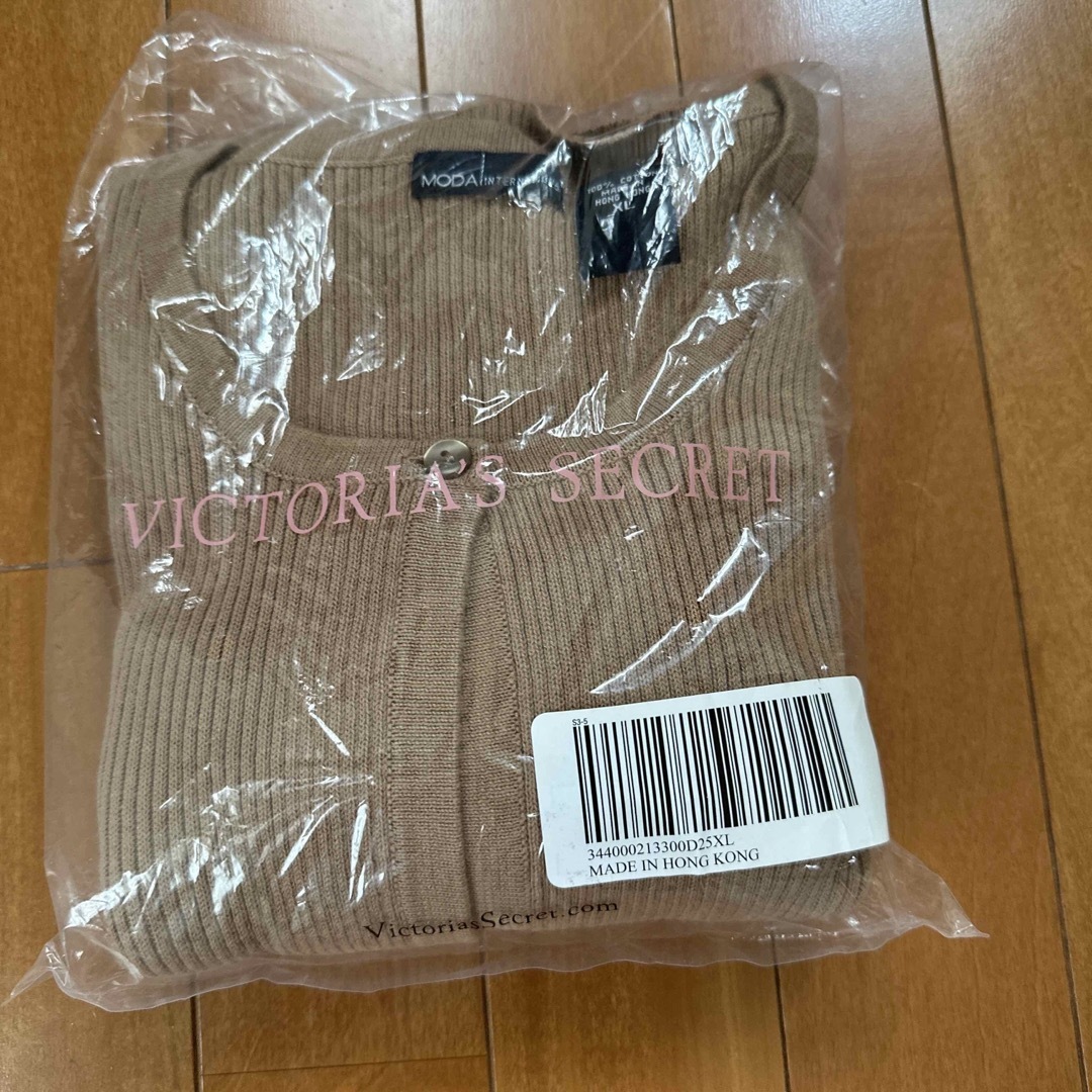 Victoria's Secret(ヴィクトリアズシークレット)のMODA INTERNATIONAL カーディガン　ヴィクトリアズシークレット レディースのトップス(カーディガン)の商品写真