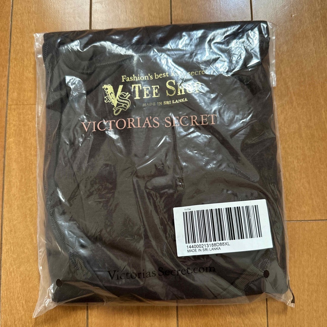 Victoria's Secret(ヴィクトリアズシークレット)のTEE SHOP カットソー　半袖　ヴィクトリアズシークレット レディースのトップス(Tシャツ(半袖/袖なし))の商品写真