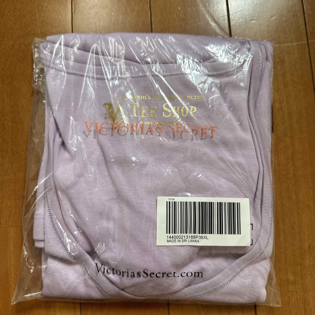 Victoria's Secret(ヴィクトリアズシークレット)のTEE SHOP カットソー　半袖　ヴィクトリアズシークレット レディースのトップス(Tシャツ(半袖/袖なし))の商品写真