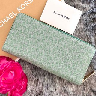 新品☆MICHAEL KORS ライトグリーン シグネチャー レザー 折り財布