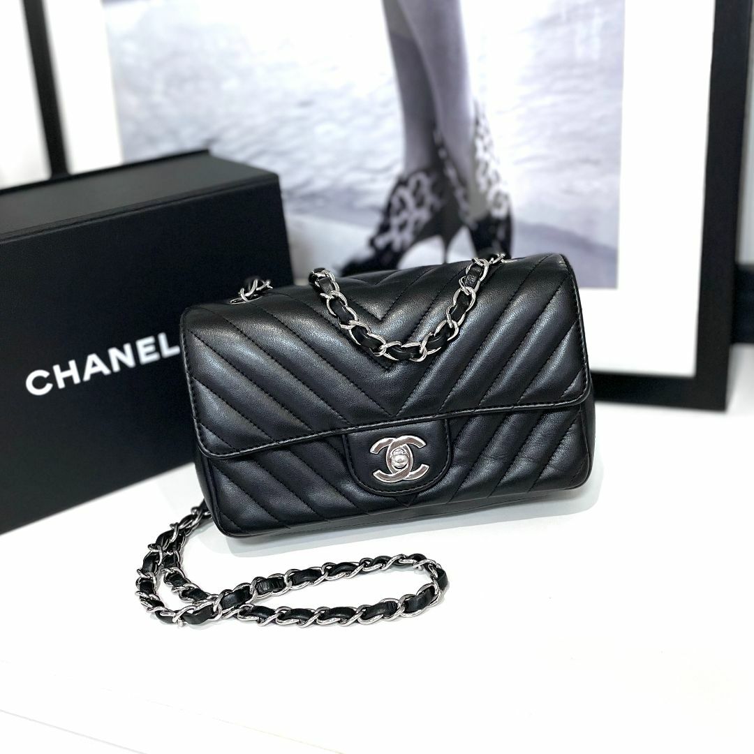 CHANEL - 美品 シャネル ラムスキン Vステッチ ショルダーバッグ ...