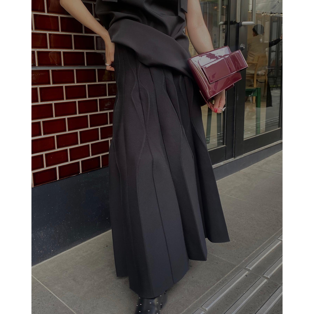 ブラックMサイズWAVE PLEATS KNIT SKIRT (amate会員限定)