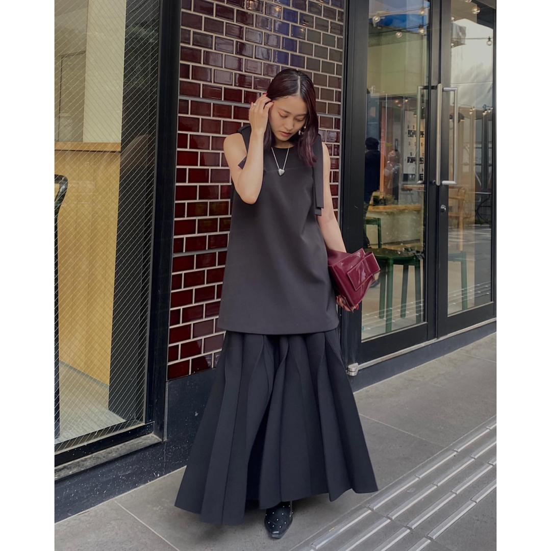 Ameri VINTAGE(アメリヴィンテージ)のAMERI Vintage WAVE PLEATS KNIT SKIRT レディースのスカート(ロングスカート)の商品写真