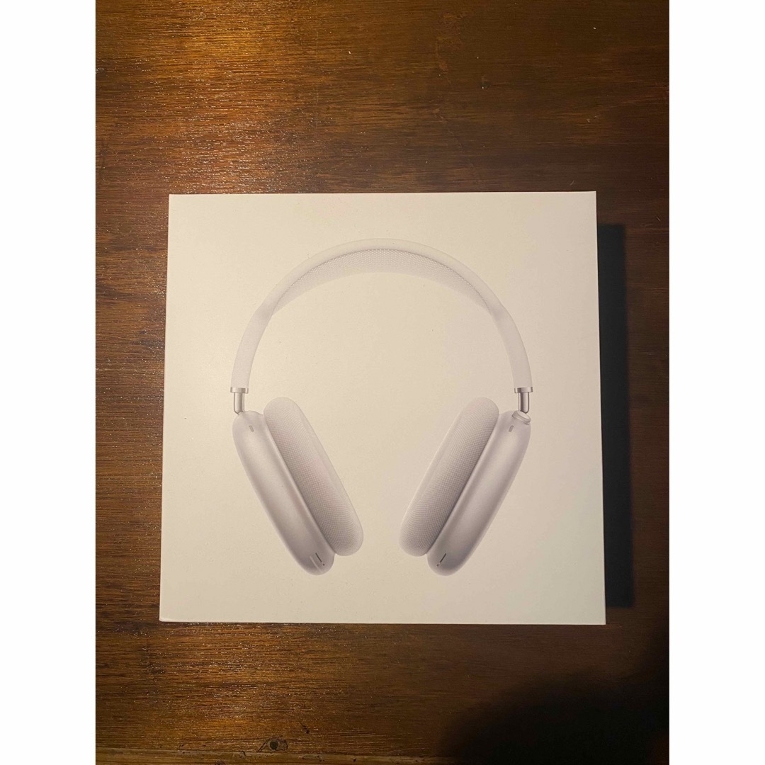 Apple(アップル)のapple  airpods max   シルバー　ヘッドホン　正規品　美品 スマホ/家電/カメラのオーディオ機器(ヘッドフォン/イヤフォン)の商品写真