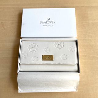 スワロフスキー(SWAROVSKI)の【非売品】スワロフスキー　トラベルウォレット(旅行用品)