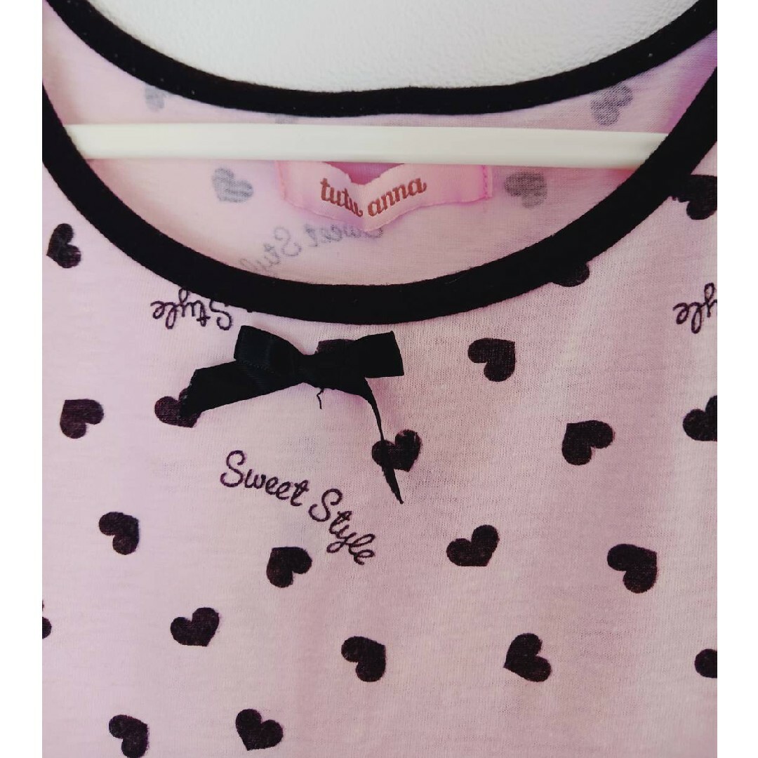 tutuanna(チュチュアンナ)のピンクに黒いハートのパジャマセット レディースのルームウェア/パジャマ(パジャマ)の商品写真