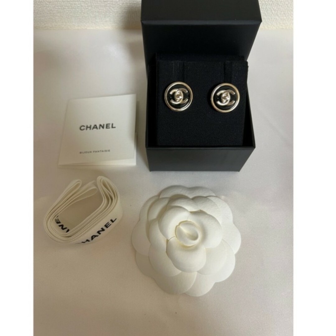 CHANEL シャネル ピアス ターンロック CCマーク