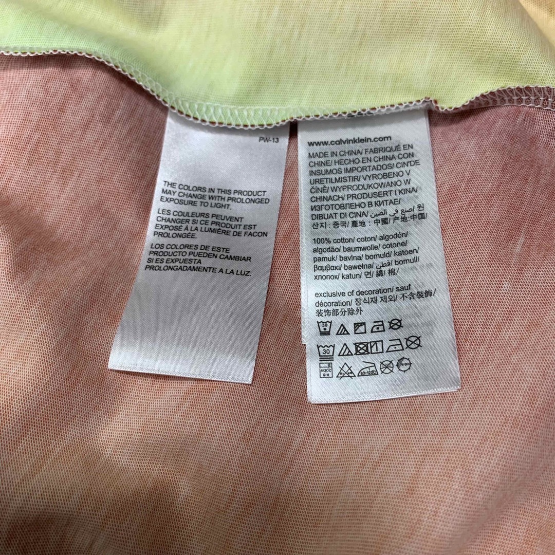 Calvin Klein(カルバンクライン)の新品 タグ付 カルバンクラインジーンズ マルチカラー シャツ トップス Mサイズ メンズのトップス(Tシャツ/カットソー(半袖/袖なし))の商品写真