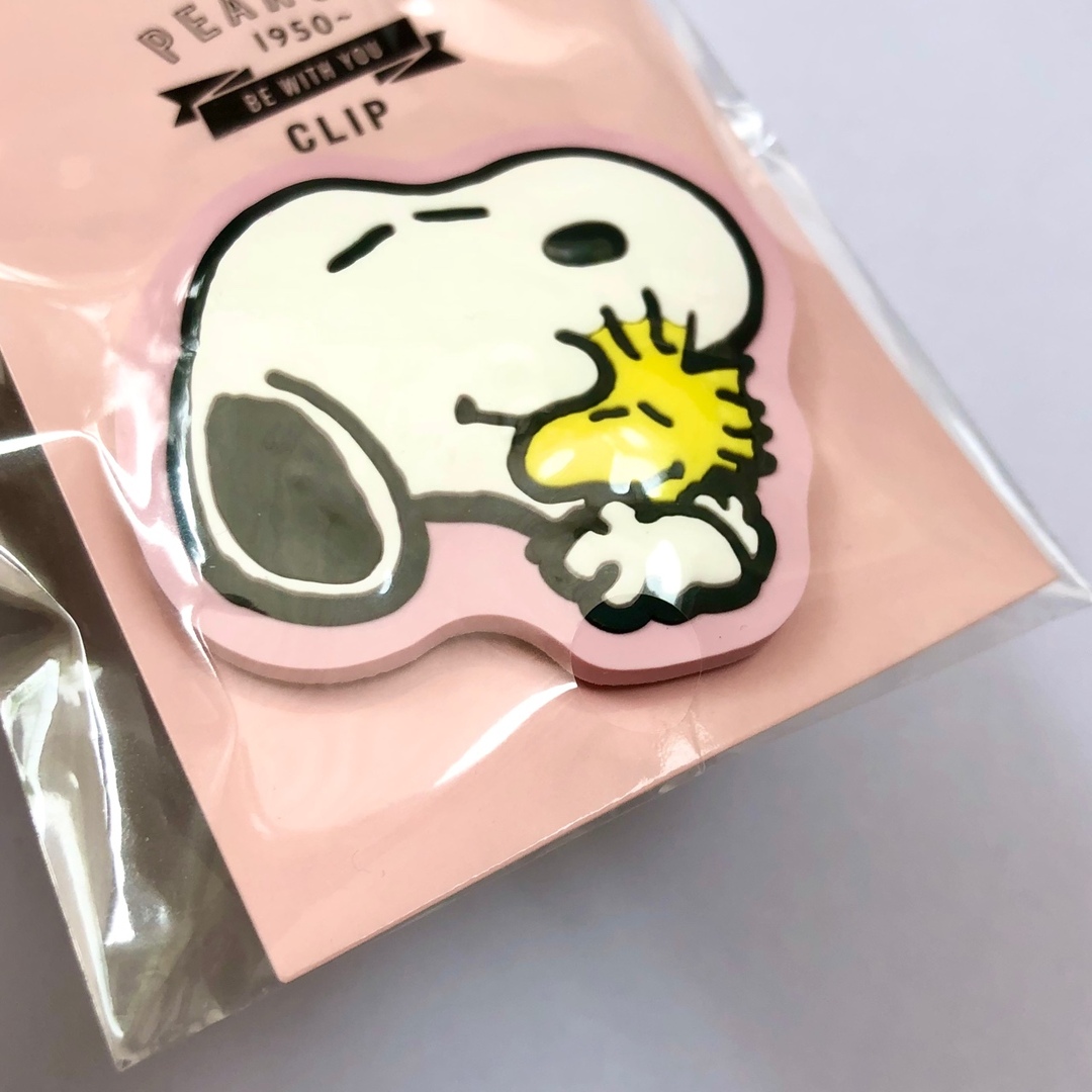 SNOOPY(スヌーピー)のスヌーピー  ウッドストック PEANUTS ピンク クリップ　大きめ エンタメ/ホビーのおもちゃ/ぬいぐるみ(キャラクターグッズ)の商品写真