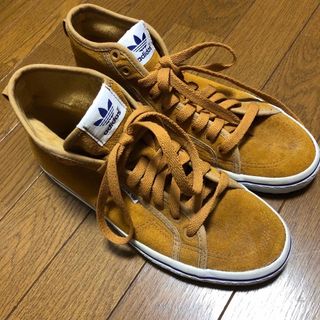 アディダス(adidas)のアディダス　スニーカー　茶色　ブラウン　スエード　裏起毛(スニーカー)